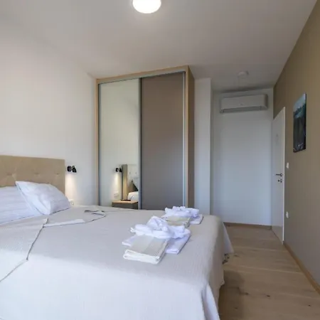 Sole Komarna By Guide * 클레크