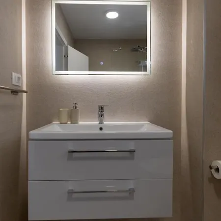 Sole Komarna By Guide *