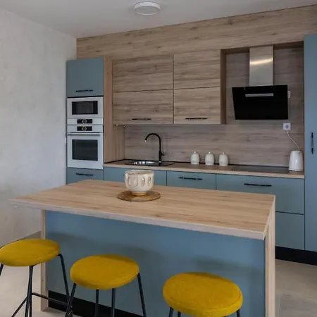 Sole Komarna By Guide *