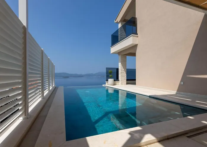 فيلة Sole Komarna By Guide *