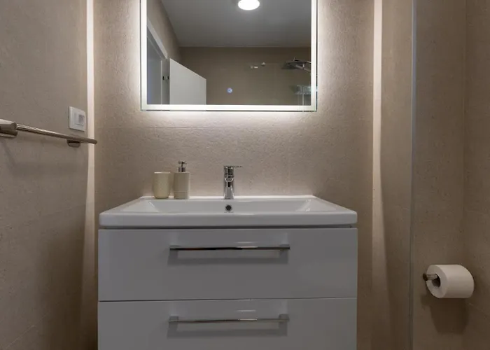 Sole Komarna By Guide فيلة