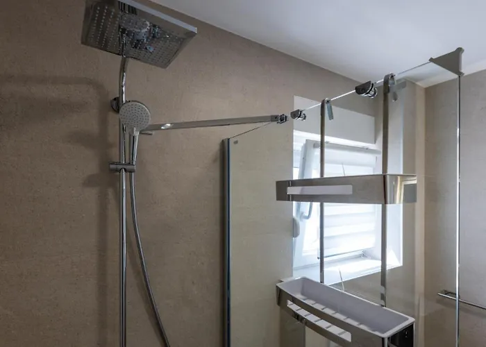 فيلة Sole Komarna By Guide *